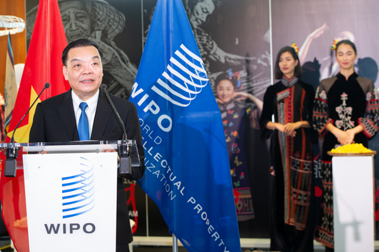 Bộ trưởng Chu Ngọc Anh phát biểu khai mạc Triển lãm Thổ cẩm và Lụa truyền thống Việt Nam bên lề Đại hội đồng WIPO 2019